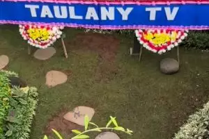 11 Karangan bunga Andre Taulany buat seleb ultah ini isi ucapannya kocak pol, the real king komedi