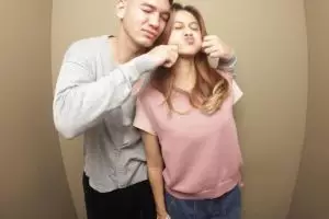 9 Potret Asila Maisa anak Ramzi foto bareng cowok yang diduga kekasih, mesra berpelukan