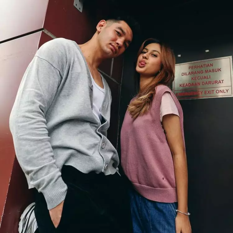 9 Potret Asila Maisa anak Ramzi foto bareng cowok yang diduga kekasih, mesra berpelukan