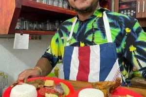 Isa Bajaj ogah dicap bangkrut karena jualan di warung dan pasar, ini 9 potretnya jadi pedagang