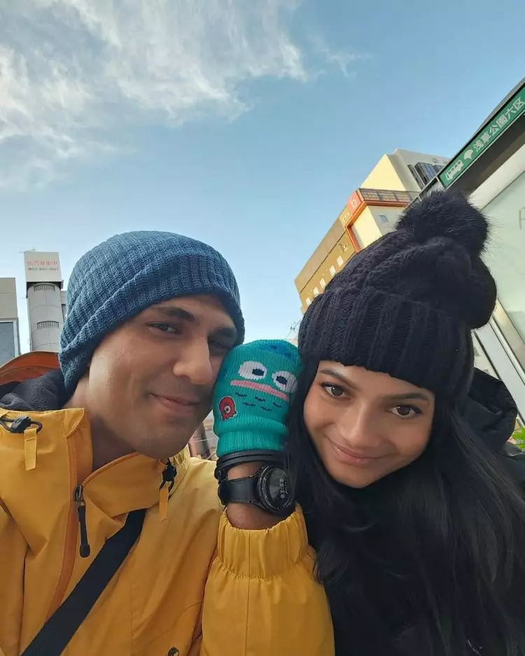 Tepis kabar pernikahan, 9 potret kemesraan Ratu Sofya dan Cornelio Sunny di Jepang malah tuai cibiran