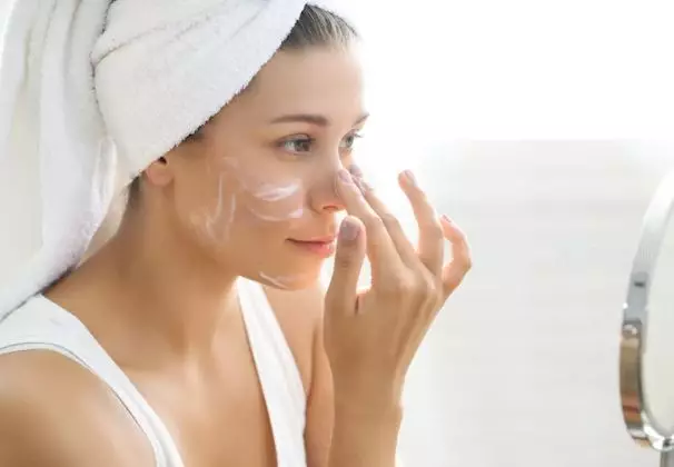 Tahap skincare rutin ala Pevita Pearce Berbagai sumber