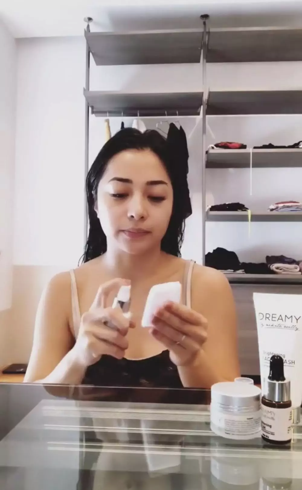 Rangkaian skincare Nikita Willy © foto: Instagram/@nikitawillyofficial94 Rangkaian skincare Nikita Willy © foto: Instagram/@nikitawillyofficial94