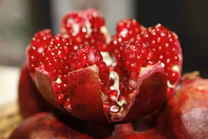 Cara membuat kulit tampak awet muda pakai masker buah-buahan pexels.com Cara membuat kulit tampak awet muda pakai masker buah-buahan pexels.com