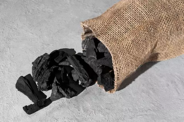 Cara membuat masker peel off secara alami freepik.com