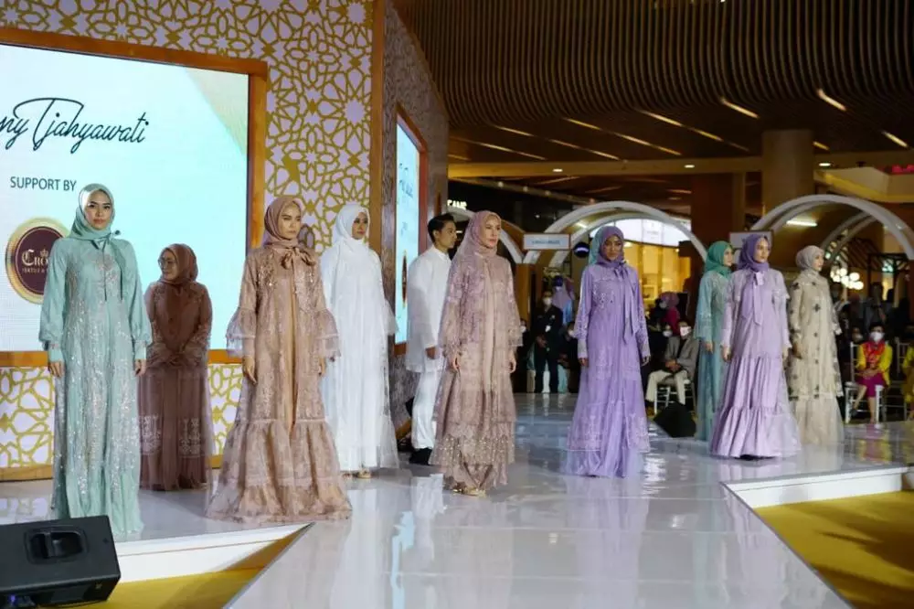 Koleksi Lebaran Jeny Tjahyawati © 