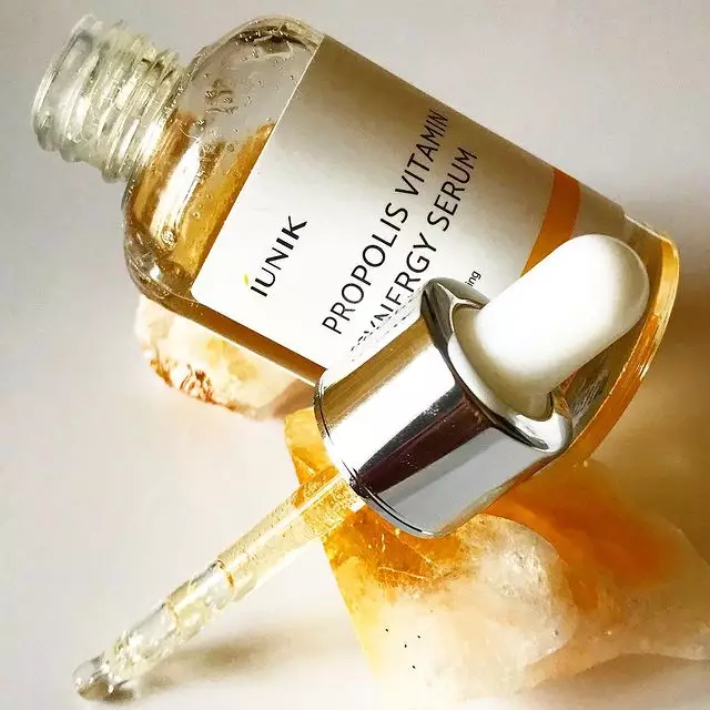 Serum untuk kulit kombinasi Berbagai sumber Serum untuk kulit kombinasi Berbagai sumber