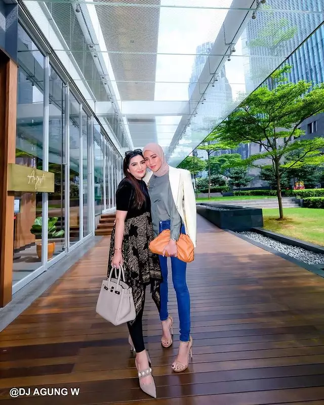 gaya Ashanty hadiri pesta ulang tahun seleb © berbagai sumber