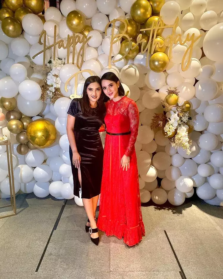 gaya Ashanty hadiri pesta ulang tahun seleb © berbagai sumber