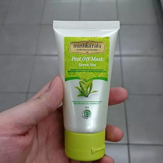 Masker peel off merek lokal Berbagai sumber