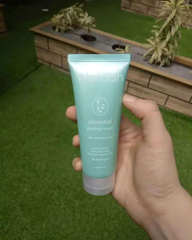 Masker peel off merek lokal Berbagai sumber