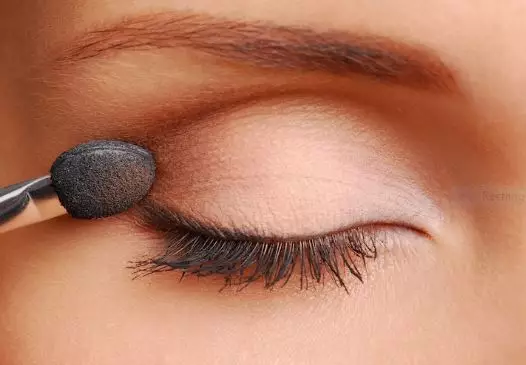 Tahap makeup simpel ala Nagita Slavina Berbagai sumber