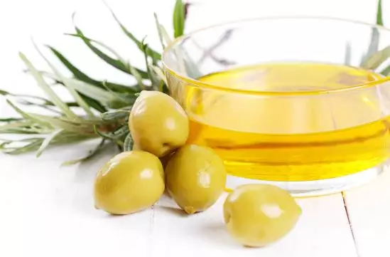 Cara mengatasi kulit wajah mengelupas pakai bahan alami freepik.com