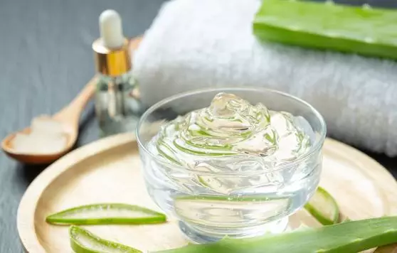 Cara mengatasi kulit wajah mengelupas pakai bahan alami freepik.com