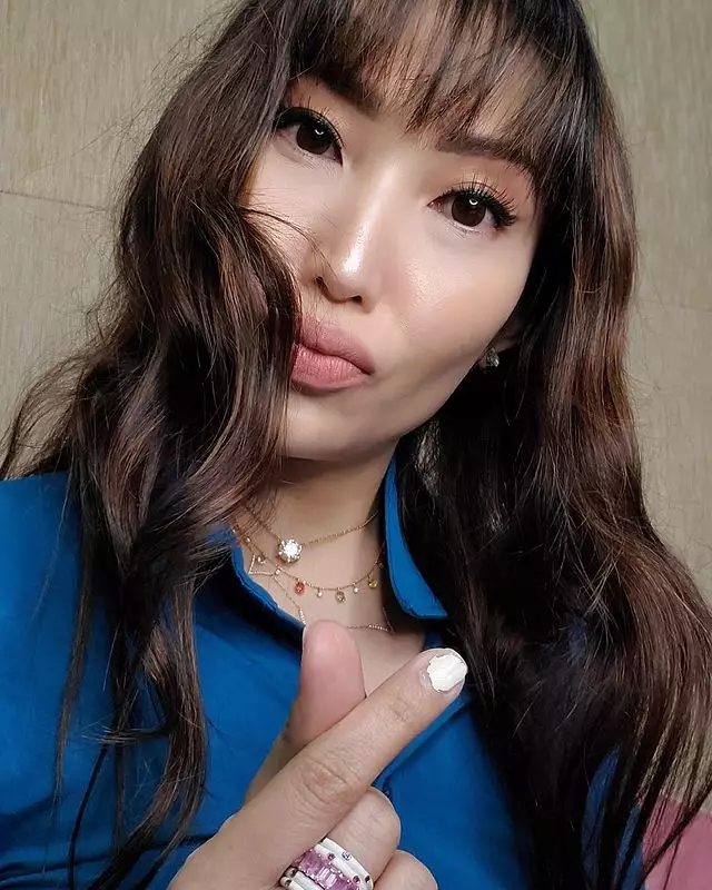 Perawatan kulit sehat ala Ayu Dewi Instagram Perawatan kulit sehat ala Ayu Dewi Instagram