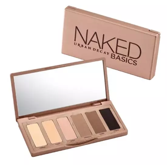 Rahasia makeup sehari-hari ala Agatha Chelsea Berbagai sumber