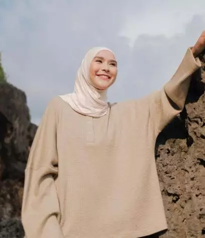Inspirasi gaya hijab 7 seleb untuk Lebaran Berbagai sumber