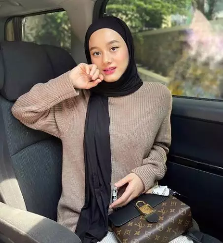 Inspirasi gaya hijab 7 seleb untuk Lebaran Berbagai sumber