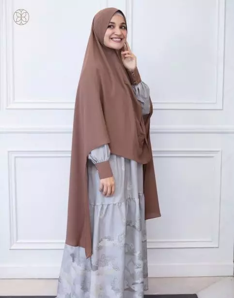 Inspirasi outfit lebaran brand fashion milik seleb Berbagai sumber Inspirasi outfit lebaran brand fashion milik seleb Berbagai sumber