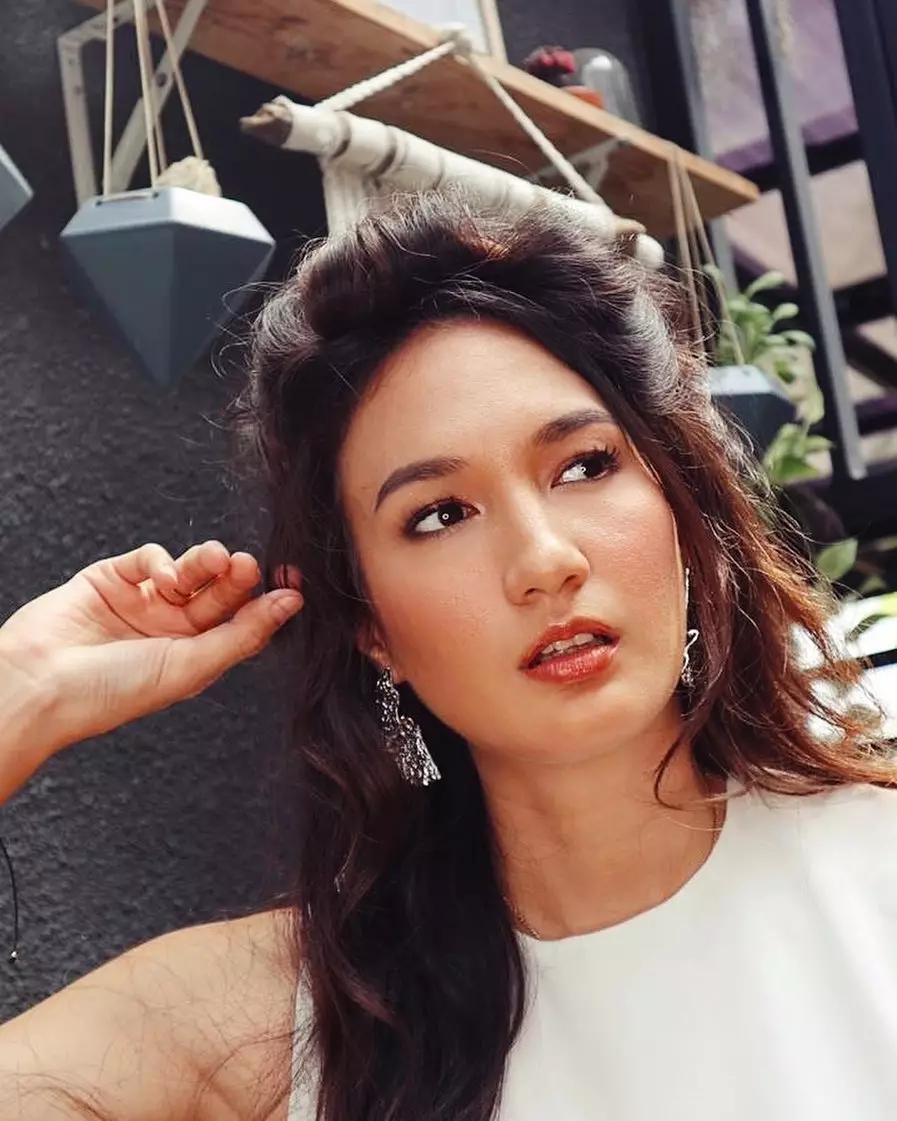 Skincare rutin ala Nadine Chandrawinata © foto: Instagram/@nadinelist Skincare rutin ala Nadine Chandrawinata © foto: Instagram/@nadinelist