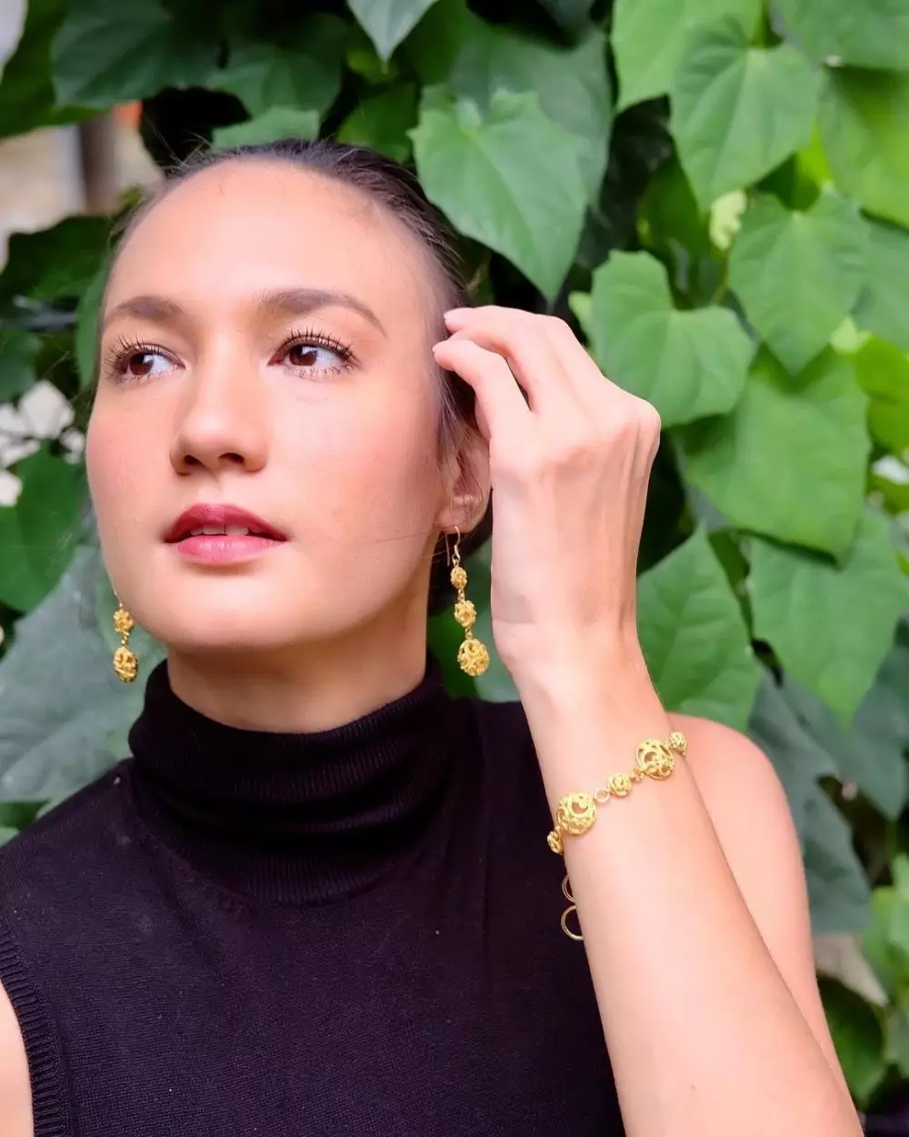 Skincare rutin ala Nadine Chandrawinata © foto: Instagram/@nadinelist Skincare rutin ala Nadine Chandrawinata © foto: Instagram/@nadinelist