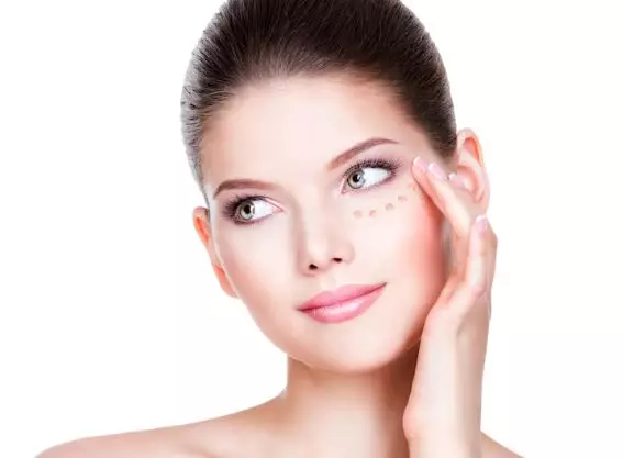 Tahap perawatan wajah Cinta Laura di malam hari Berbagai sumber