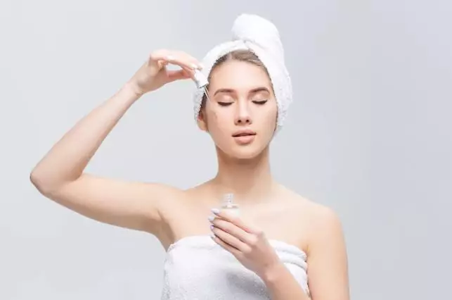 Tahap perawatan wajah Cinta Laura di malam hari Berbagai sumber