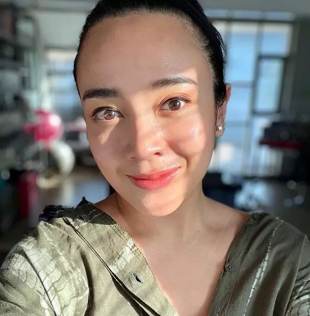 Perawatan kulit cantik Dea Ananda Instagram Perawatan kulit cantik Dea Ananda Instagram