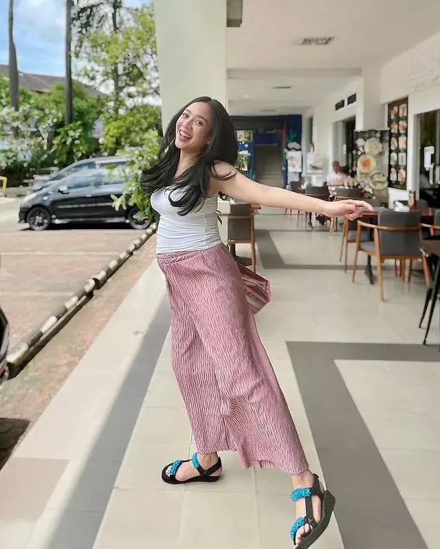 Perawatan kulit cantik Dea Ananda Instagram Perawatan kulit cantik Dea Ananda Instagram
