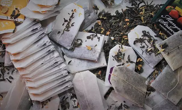 Cara menghilangkan mata panda menggunakan masker Berbagai sumber