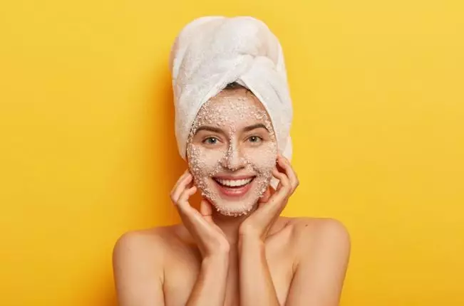 Urutan skincare untuk kulit kering freepik.com Urutan skincare untuk kulit kering freepik.com
