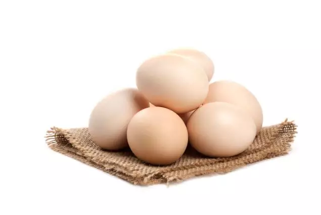 Cara meluruskan rambut keriting secara alami freepik.com