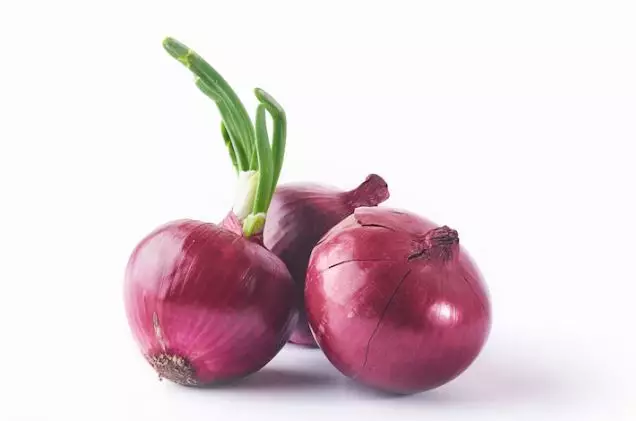 Cara menebalkan alis secara alami freepik.com