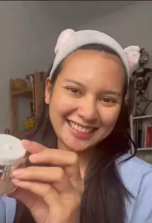 Rutinitas skincare ala Indah permatasari Instagram Rutinitas skincare ala Indah permatasari Instagram