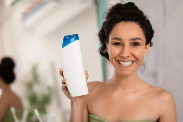 Cara merawat rambut keriting agar mudah diatur freepik.com Cara merawat rambut keriting agar mudah diatur freepik.com