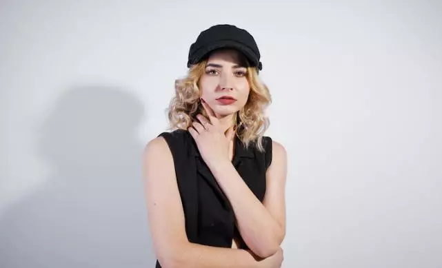 Cara merawat rambut keriting agar mudah diatur freepik.com Cara merawat rambut keriting agar mudah diatur freepik.com