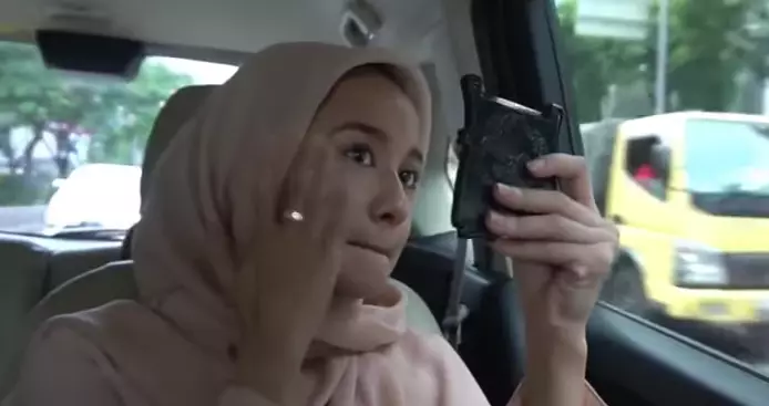 Daily makeup ala Laudya Chintya Bella Berbagai sumber Daily makeup ala Laudya Chintya Bella Berbagai sumber