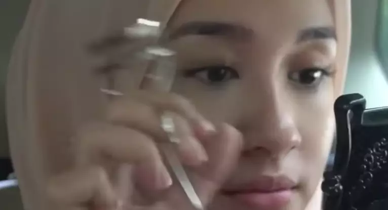 Daily makeup ala Laudya Chintya Bella Berbagai sumber Daily makeup ala Laudya Chintya Bella Berbagai sumber