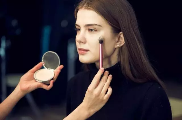 Rahasia makeup sehari-hari ala Yasmin Napper Berbagai sumber Rahasia makeup sehari-hari ala Yasmin Napper Berbagai sumber