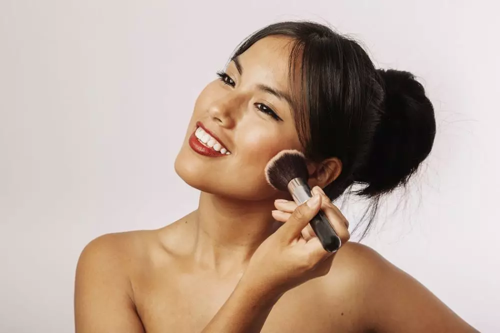 Tips makeup anti crack dan halus Berbagai sumber