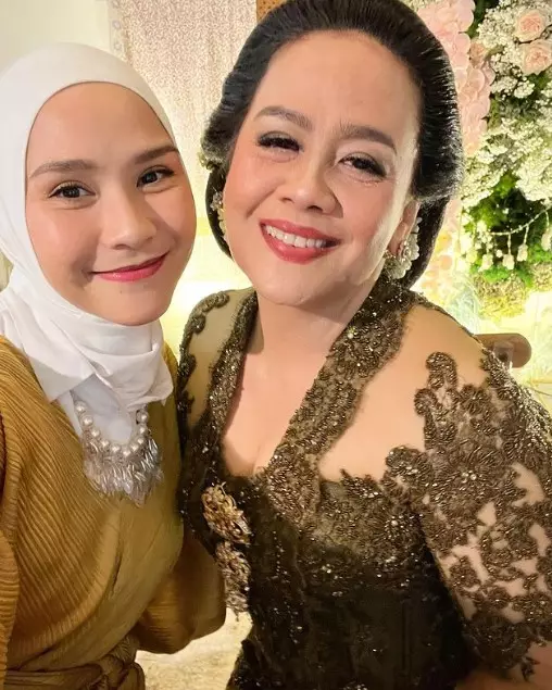 Momen Maudy Ayunda menikah pakai kebaya © Instagram