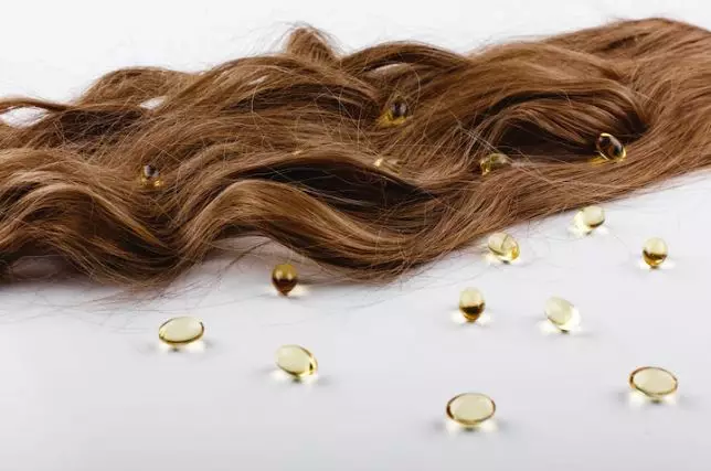 Perawatan rambut berkilau ala Raline Shah Berbagai sumber