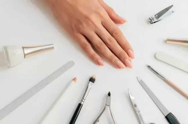 Cara merawat kuku tampak berkilau & sehat freepik.com Cara merawat kuku tampak berkilau & sehat freepik.com