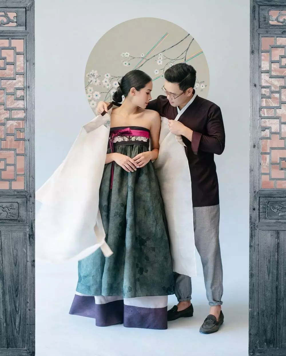 Maudy Ayunda akhirnya ungkap wajah suami © Instagram