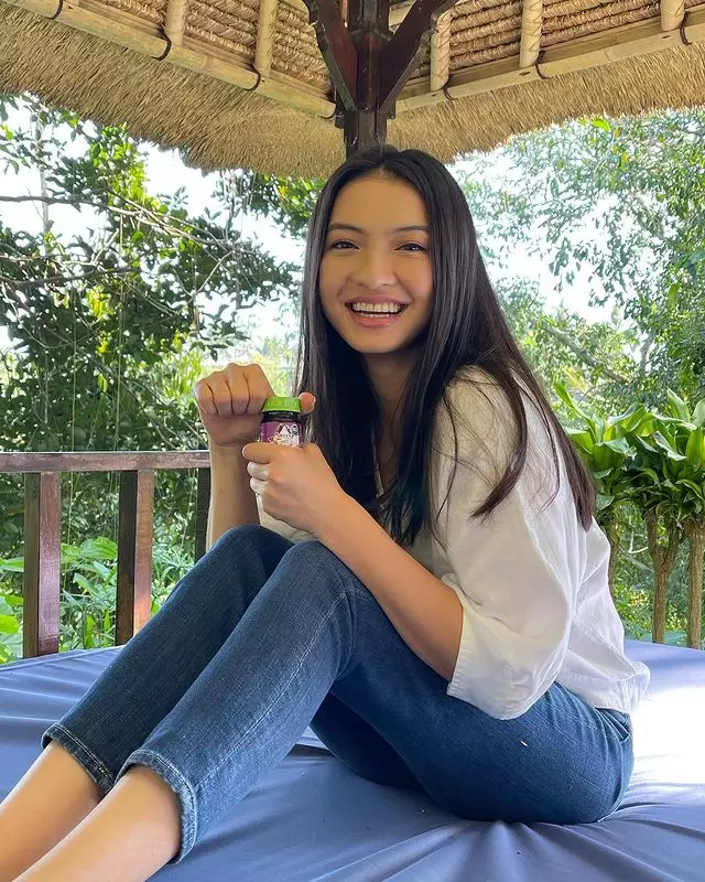 5 Perawatan wajah Raline Shah Instagram