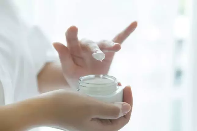 Skincare rahasia awet muda Bunga Citra Lestari Berbagai sumber