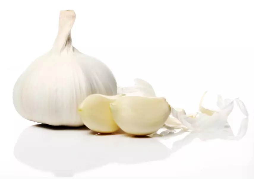 Cara mengatasi kebotakan pakai bahan alami freepik.com