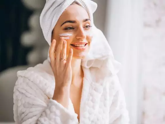 Perawatan wajah atasi jerawat ala Astrid Tiar Berbagai sumber