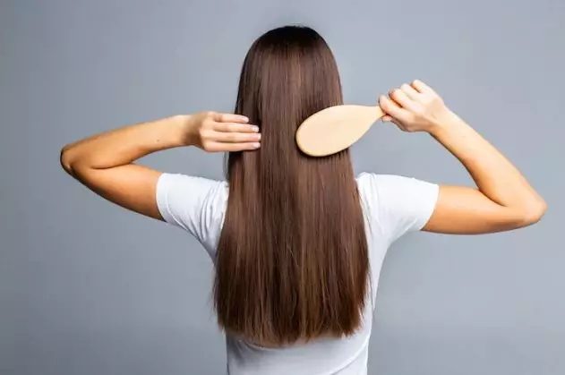 Cara mengatasi rambut bercabang freepik.com