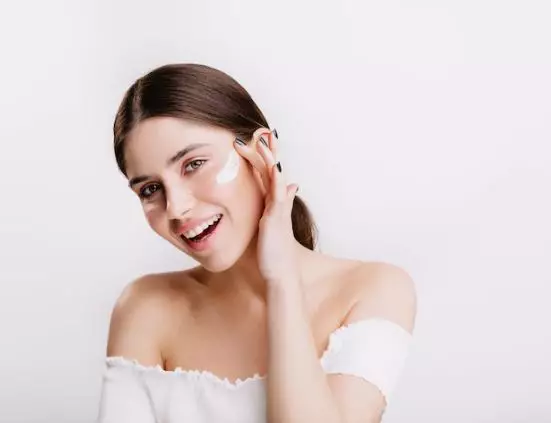 Perawatan kulit mulus dan awet muda ala Sophia Latjuba Berbagai sumber Perawatan kulit mulus dan awet muda ala Sophia Latjuba Berbagai sumber